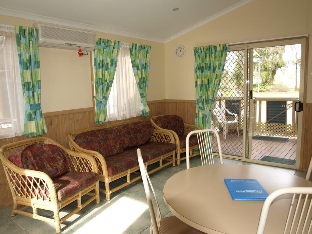 Cowra Holiday Park Номер фото
