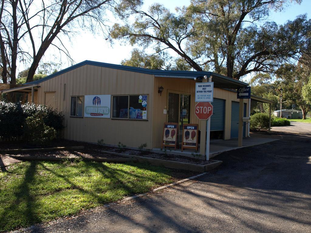 Cowra Holiday Park Экстерьер фото